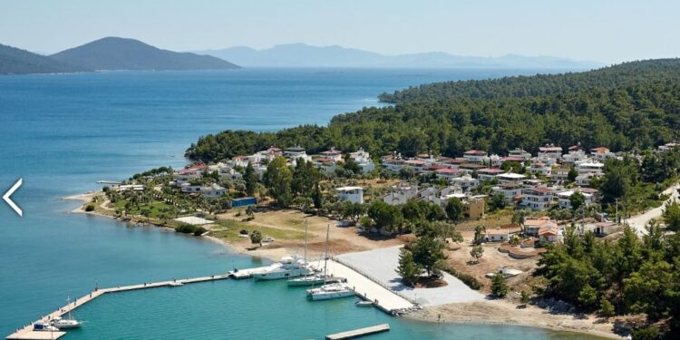 Mandalya Marina Uzaktan Görünüm