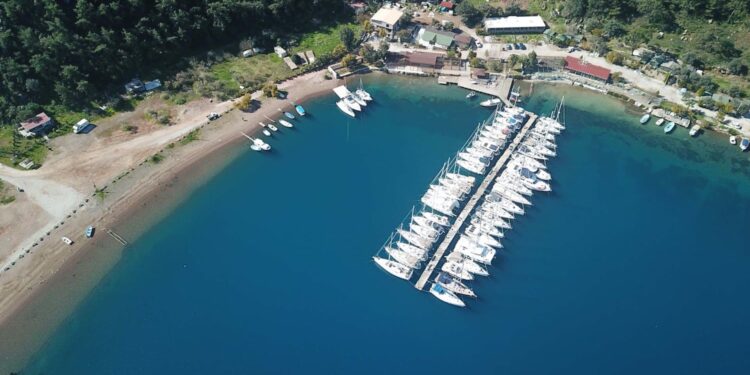 Ella Marina Kuş Bakışı Görünüm