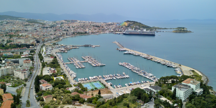 Setur Kuşadası Marina Kuşbakışı