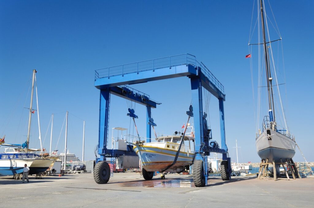 Setur Kuşadası Marina çekek sahası
